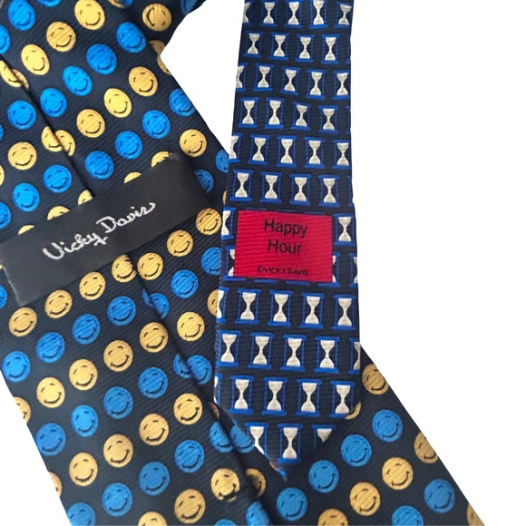 Vicky Davis Novelty Neck Tie Happy Hour Emoticons Graphic All Silk Korea - Picture 5 of 12